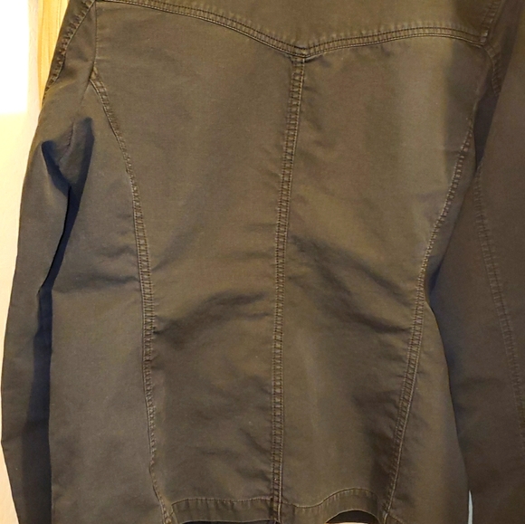 Blazer - Picture 2 of 2